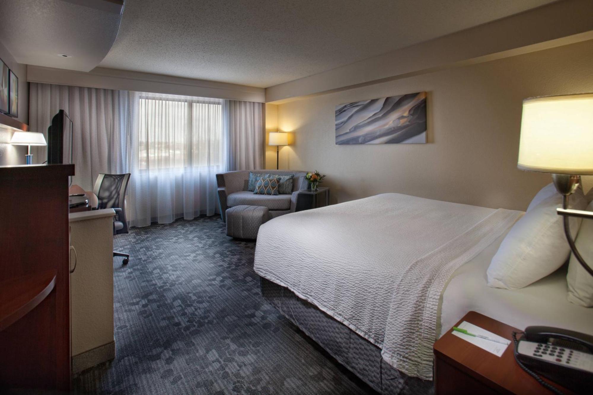 Courtyard By Marriott Fayetteville Exterior foto