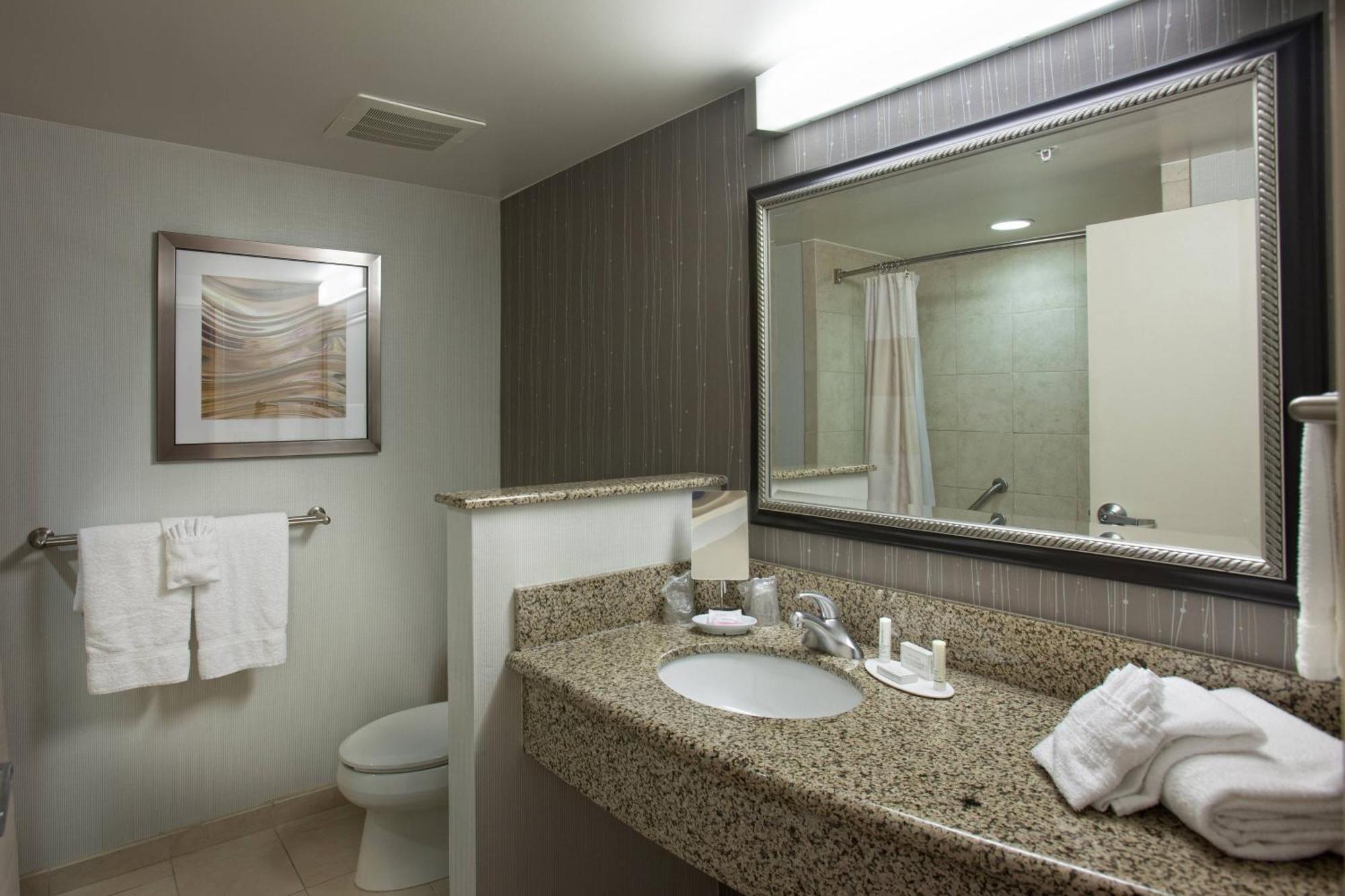 Courtyard By Marriott Fayetteville Exterior foto
