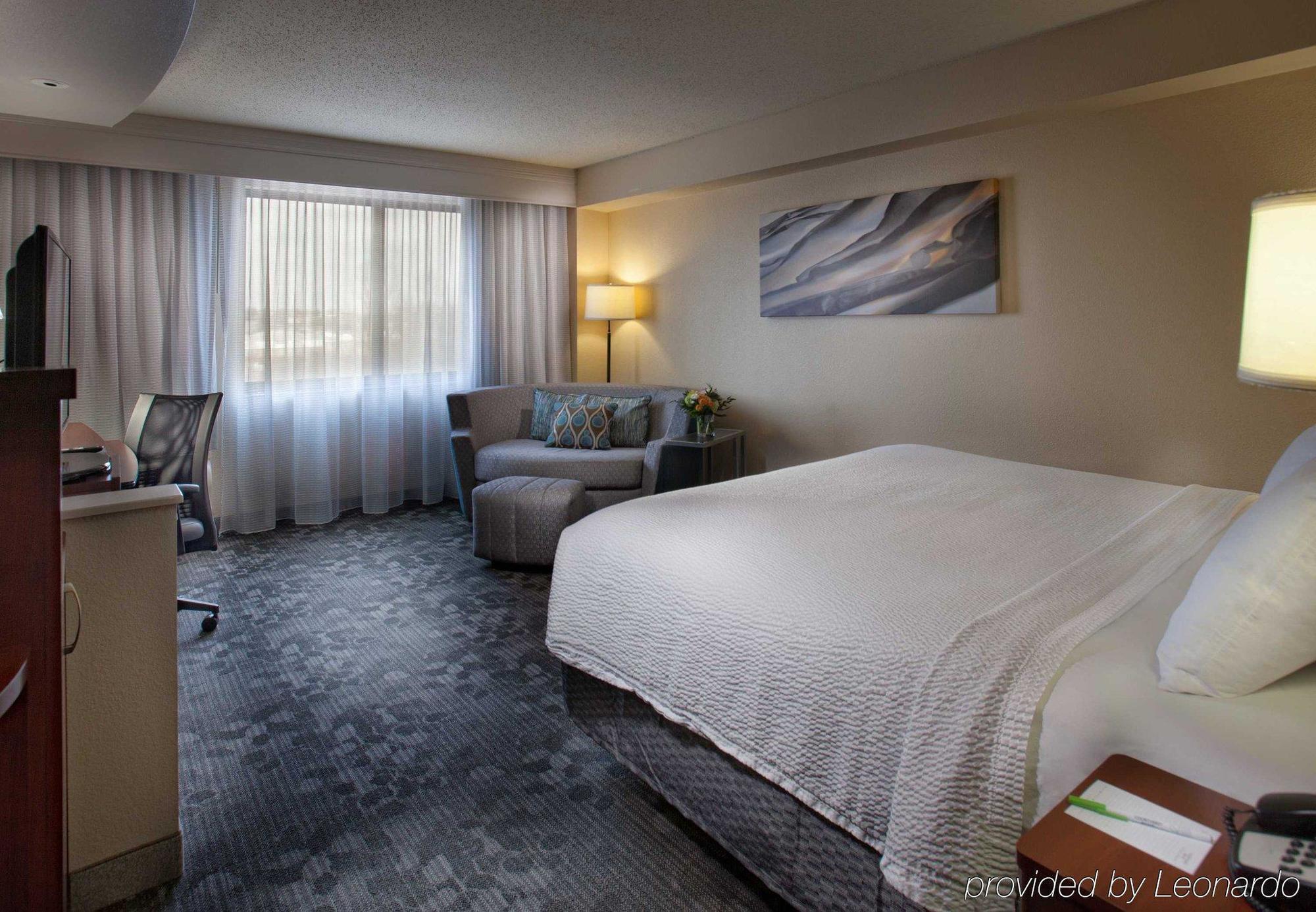 Courtyard By Marriott Fayetteville Exterior foto