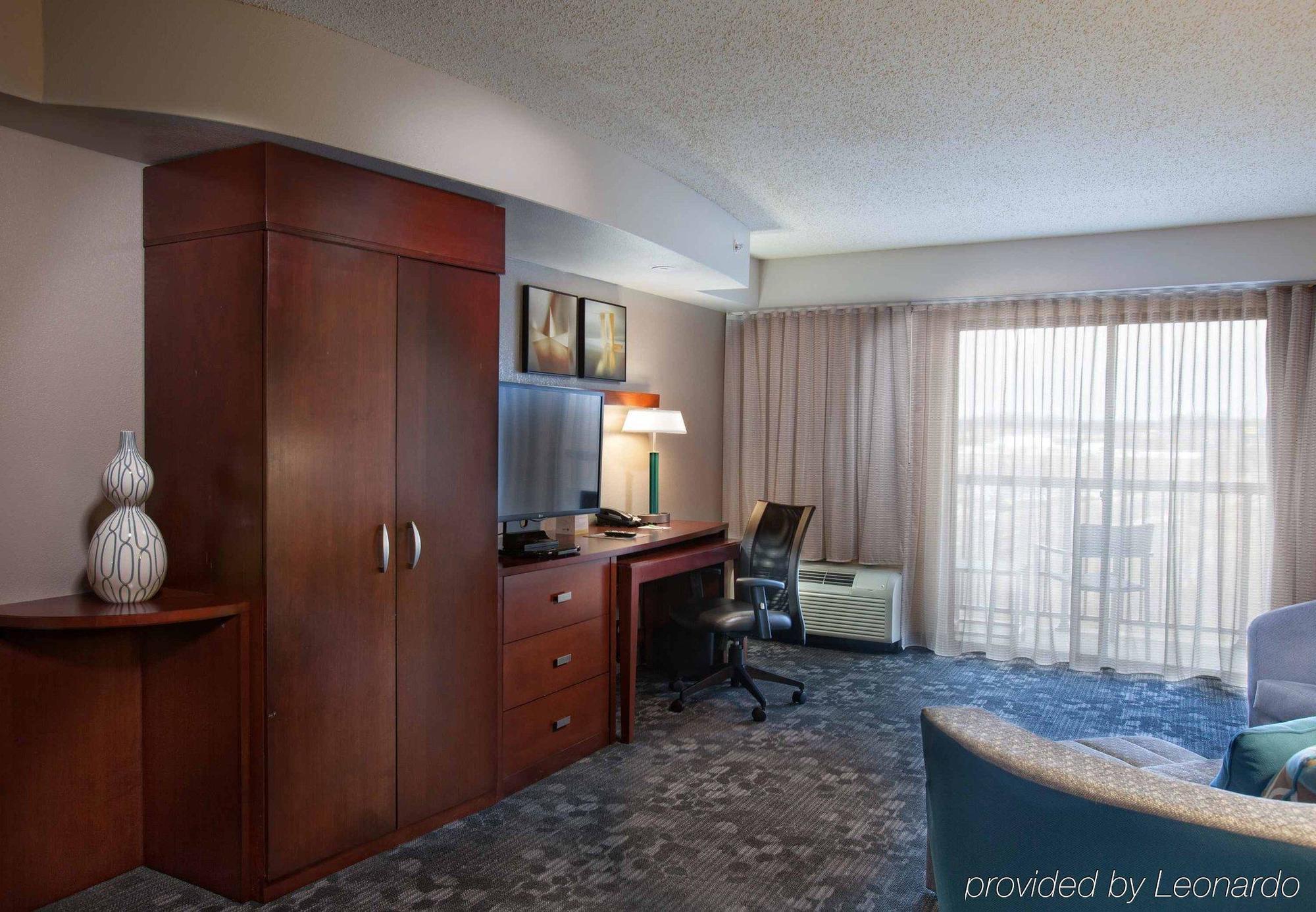 Courtyard By Marriott Fayetteville Exterior foto